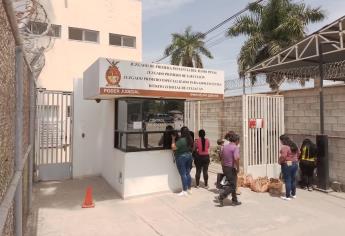 Protestan familiares de internos del penal de Culiacán