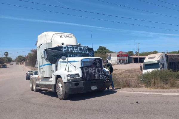Productores de Sinaloa protestan en la México 15