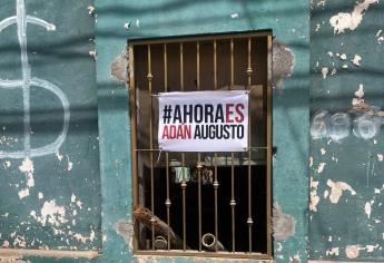 Aparecen mantas en Sinaloa con la leyenda «#AhoraEsAdánAugusto»