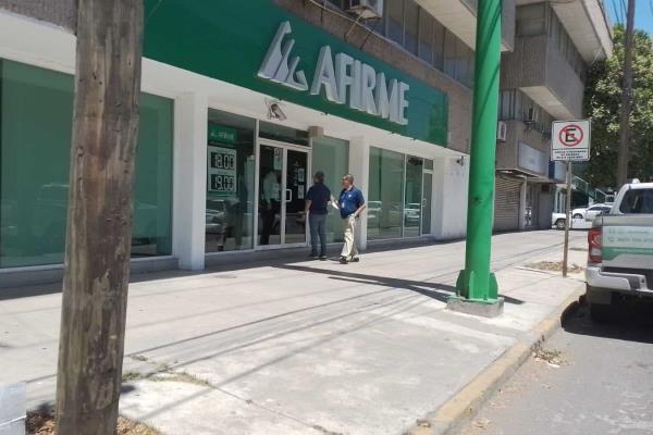 Con pistola en mano, asaltan banco en Culiacan