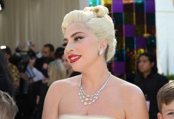 Dalái Lama tocó a Lady Gaga sin su consentimiento: | VIDEO