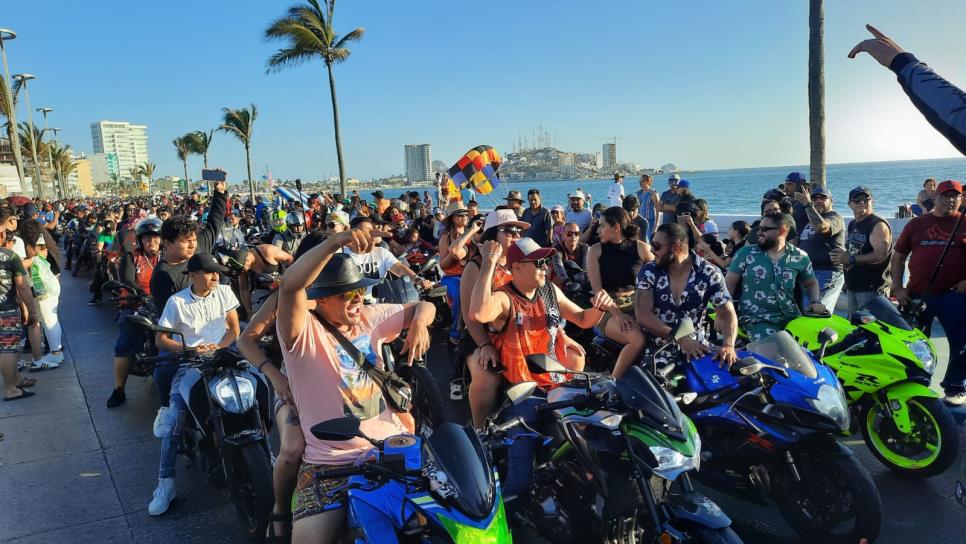 Desfile de la Semana de la Moto 2023 encanta a miles en Mazatlán