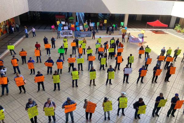 Policías se manifiestan en Palacio de Gobierno, exigen justicia salarial