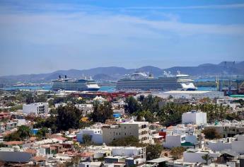 Llegan a Mazatlán dos cruceros con más de 6 mil pasajeros