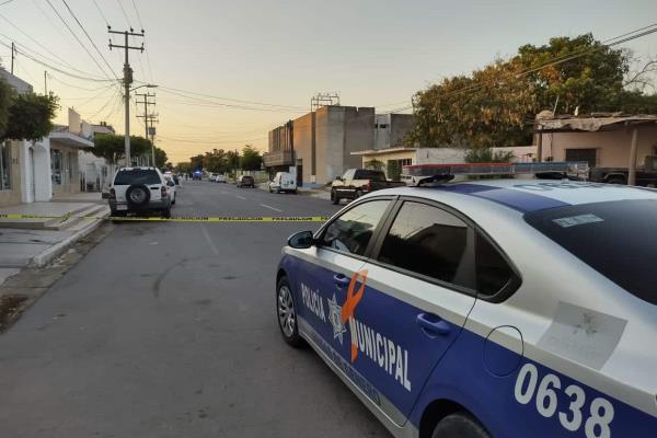 Detienen a sujeto que atacó a su esposa con cuchillo en Juan José Ríos