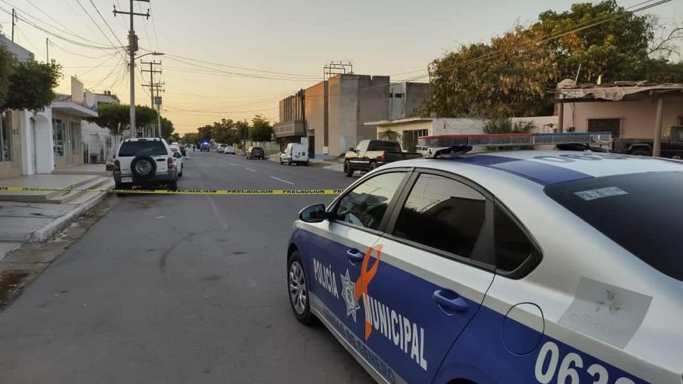 Detienen a sujeto que atacó a su esposa con cuchillo en Juan José Ríos