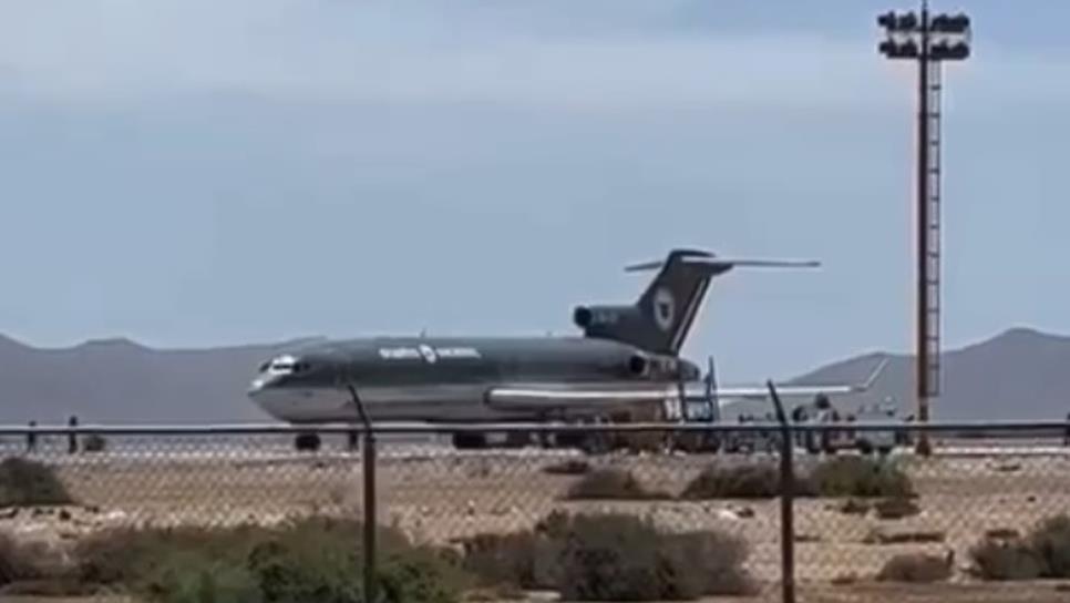 VIDEO: Traslado de reos causa gran movilización de la Guardia Nacional en aeropuerto de Los Mochis