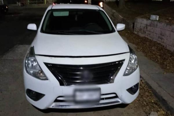 Policía Estatal recupera vehículo que fue despojado a mujer en Valle del Lago en Culiacán 