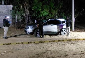 Encuentran a cuatro cuerpos en una camioneta por la México 15 en Culiacán