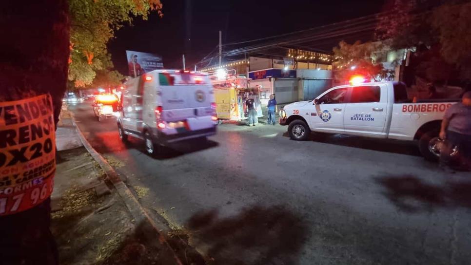 Se incendian siete vehículos frente a una gasolinera en Culiacán