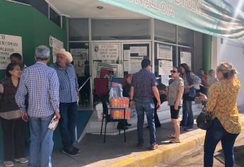 Paran labores y realizan huelga trabajadores del Registro Agrario Nacional