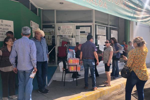 Paran labores y realizan huelga trabajadores del Registro Agrario Nacional