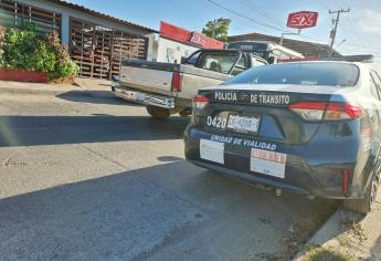 Robacarros entra a pastelería y le quita las llaves de camioneta a cliente.