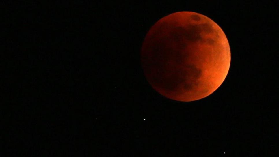Hoy, el eclipse lunar, conoce a qué hora se verá en México Hoy, el eclipse lunar, conoce a qué hora se verá en México