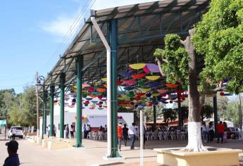 Alcalde de Badiraguato entrega techumbre de usos múltiples en las Higueras