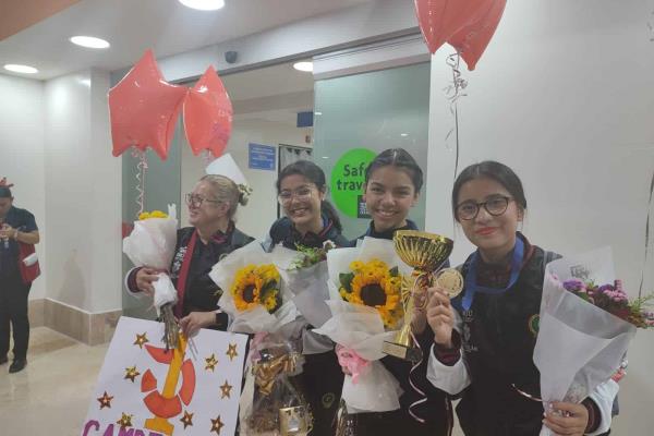 ¡Ahora sigue Inglaterra! Estudiantes mazatlecas ganadoras en Rumania regresaron a Mazatlán con buenas nuevas