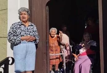 VIDEO | Así festejan a madres del asilo de ancianos en El Rosario, Sinaloa