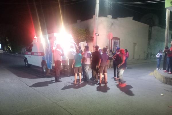 Arrollan a motociclista menor de edad en Villa Unión y lo mandan al hospital 