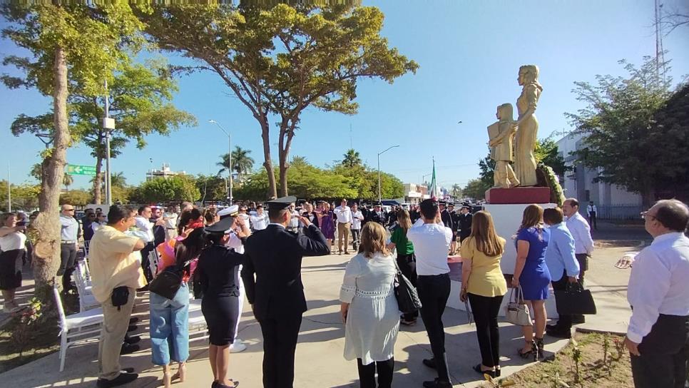 Ayuntamiento de Ahome conmemora Día del Maestro