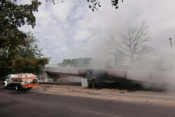 Se registra incendio en el puente Aquiles Serdán, en Culiacán
