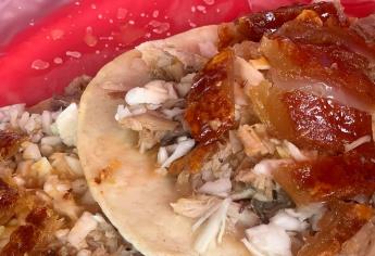 Tacos de cochito tatemado, de los preferidos en Mazatlán