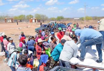 Alcalde de El Fuerte lleva apoyo alimentario a San Blas