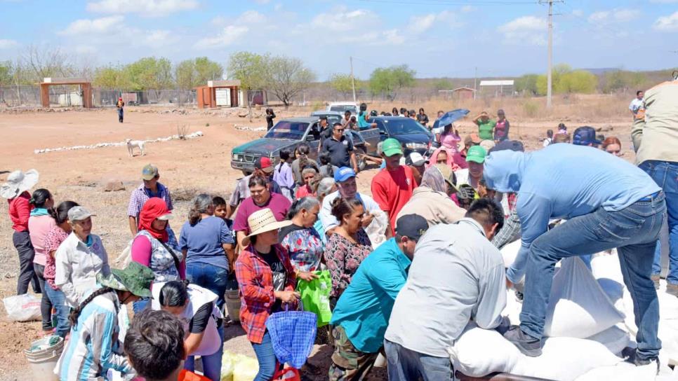 Alcalde de El Fuerte lleva apoyo alimentario a San Blas