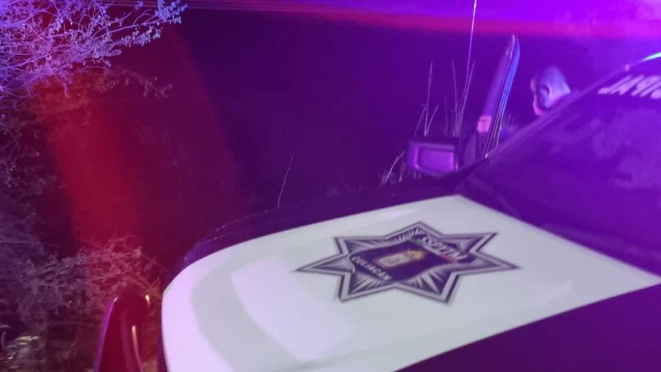 Sujetos armados despojan una lujosa camioneta en Culiacán Sujetos armados despojan una lujosa camioneta en Culiacán