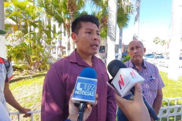 Alumnos y maestros de la prepa Felipe Bachomo podrían quedarse sin escuela