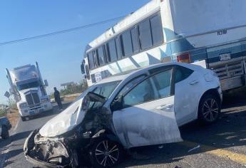 Se accidenta autobús de estudiantes universitarios de Escuinapa
