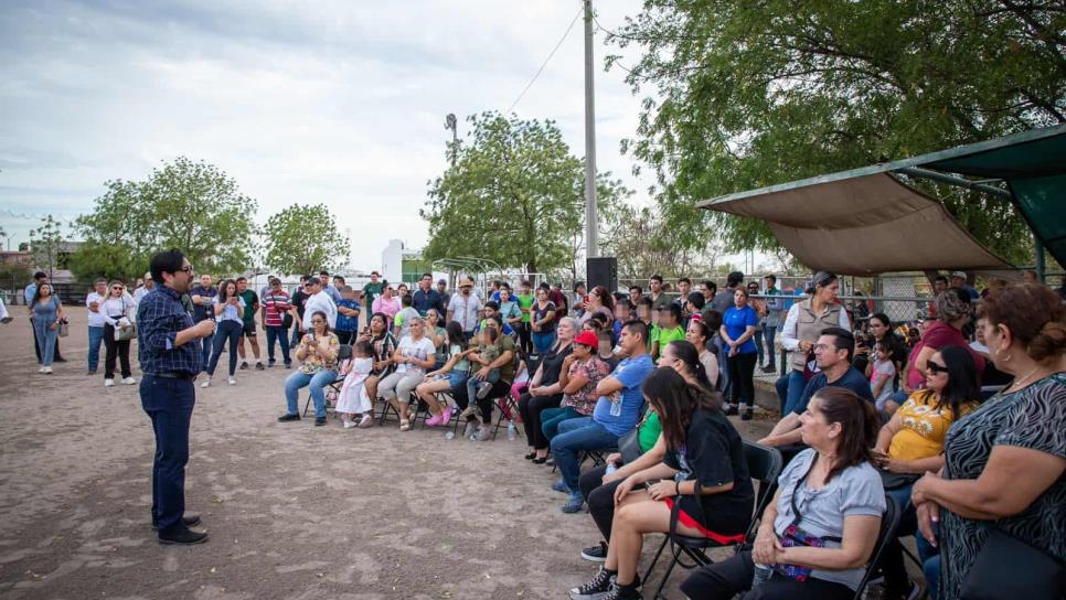 Prados del Sur, en Culiacán, tendrá mejoras en sus calles, parque y servicios públicos, anunció Juan de Dios Gámez