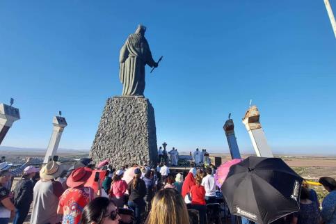 Peregrinan para celebrar el 31 aniversario de la Virgen María Reina del Valle