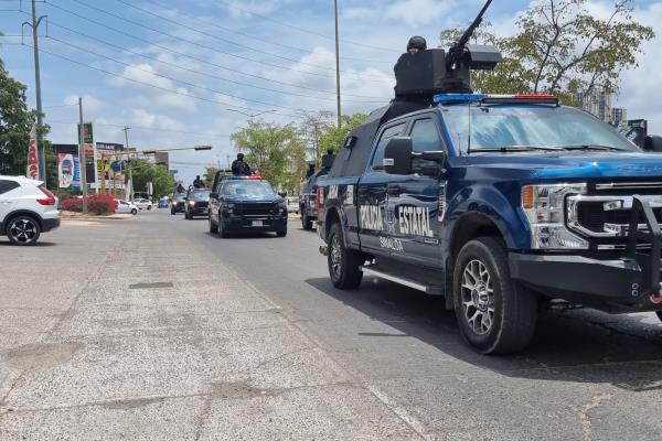 Sorprende gente armada en Desarrollo Tres Ríos en Culiacán