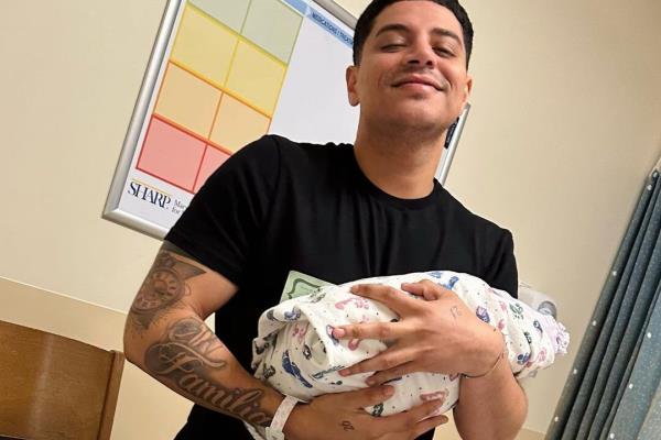 Eduin Caz confirma nacimiento de su tercer hijo Eduin Caz confirma nacimiento de su tercer hijo