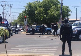 Policía Estatal bloquea a productores para no tomar el aeropuerto de Culiacán