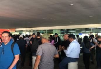 Ciudadanía pierde vuelos por bloqueo del Aeropuerto de Culiacán