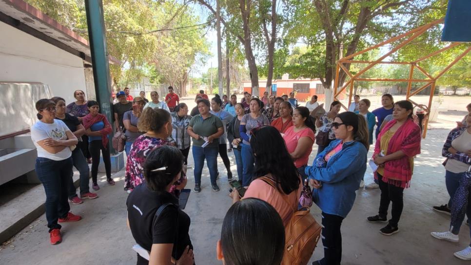 Padres y autoridades optan por clases en línea ante riesgo de colapso en primaria de Ahome Padres y autoridades optan por clases en línea ante riesgo de colapso en primaria de Ahome