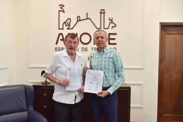 German Lizárraga y Gerardo Vargas firman iniciativa del Día de la Banda Sinaloense