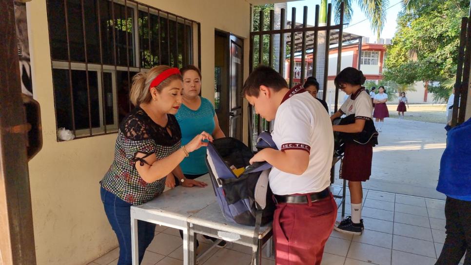 Necesaria «operación mochila» a los alumnos de la ETI No. 94 de Los Mochis: Director 