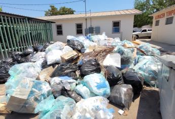 «Cerros» de basura se acumulan en el Hospital General de Los Mochis