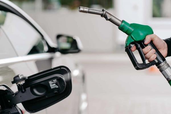 Puedes ahorrar hasta un 30% de gasolina tan solo presionando este botón de tu auto