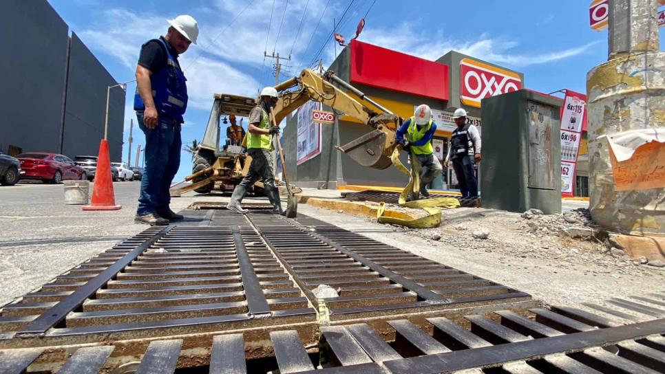 Buscan evitar inundaciones en Mazatlán; realizan acciones preventivas