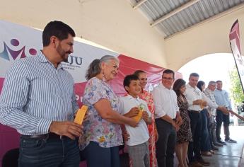 Entrega Gobierno de Mazatlán 1 millón 360 mil pesos en becas PROASE en sindicatura de El Roble