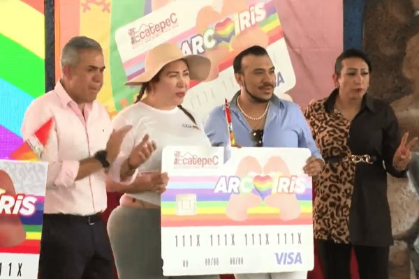 Entregan Tarjeta Arcoíris a integrantes del colectivo LGBTTTIQ+