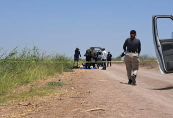 Flota cadáver de hombre en el Canal Alto, Sinaloa