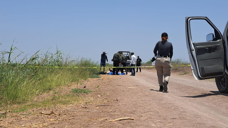 Flota cadáver de hombre en el Canal Alto, Sinaloa