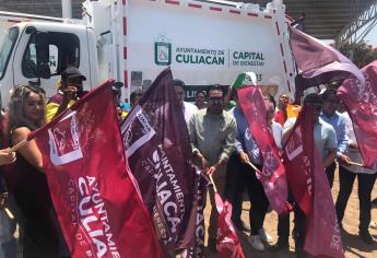 Ayuntamiento de Culiacán entrega 2 camiones de basura, red de agua potable y techumbre de cancha deportiva en Quila