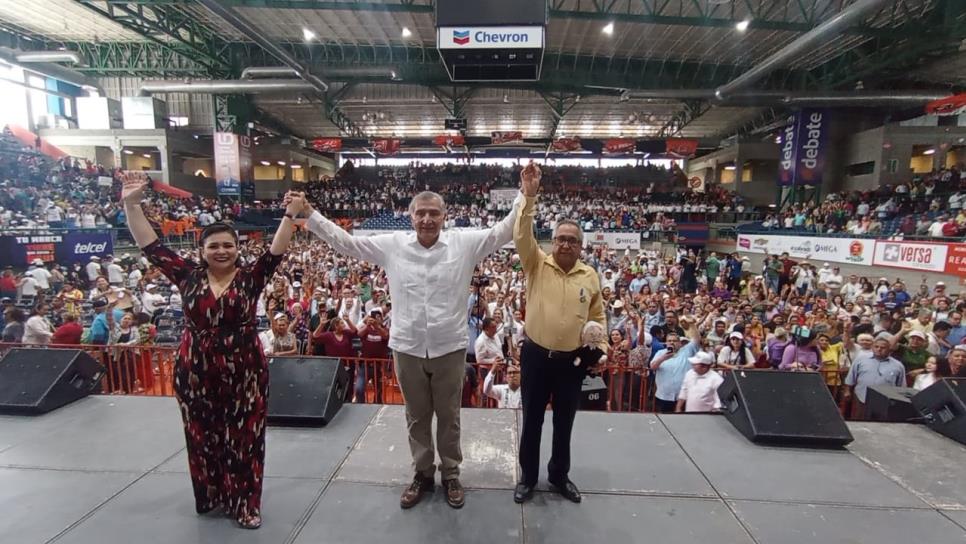 Adán Augusto, «presume» programa de la Pensión Universal para adultos mayores en Los Mochis Adán Augusto, «presume» programa de la Pensión Universal para adultos mayores en Los Mochis
