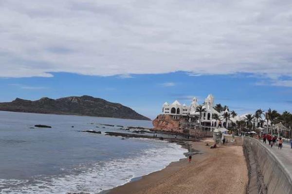 Cerrada la navegación en Mazatlán por Huracán «Beatriz»