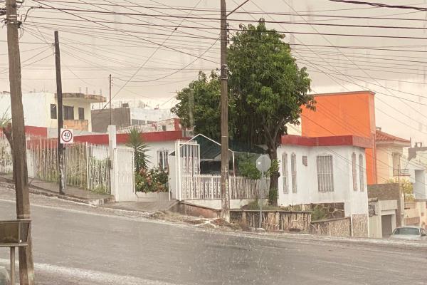 Caen 20 milímetros de lluvia en Culiacán y 3 sindicaturas se quedaron sin luz 